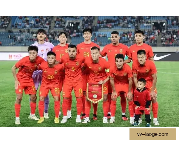 中国男足主帅承受巨大压力舆论成绩双重夹击未来去向引发热议持续
